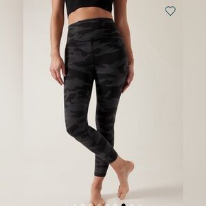 Athleta Elation Capri camo print leggings. Size medium petite